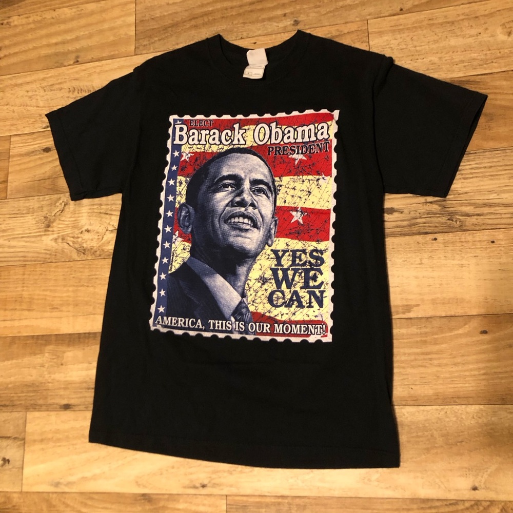 Barack Obama “America, this is our movement” shirt size M.
